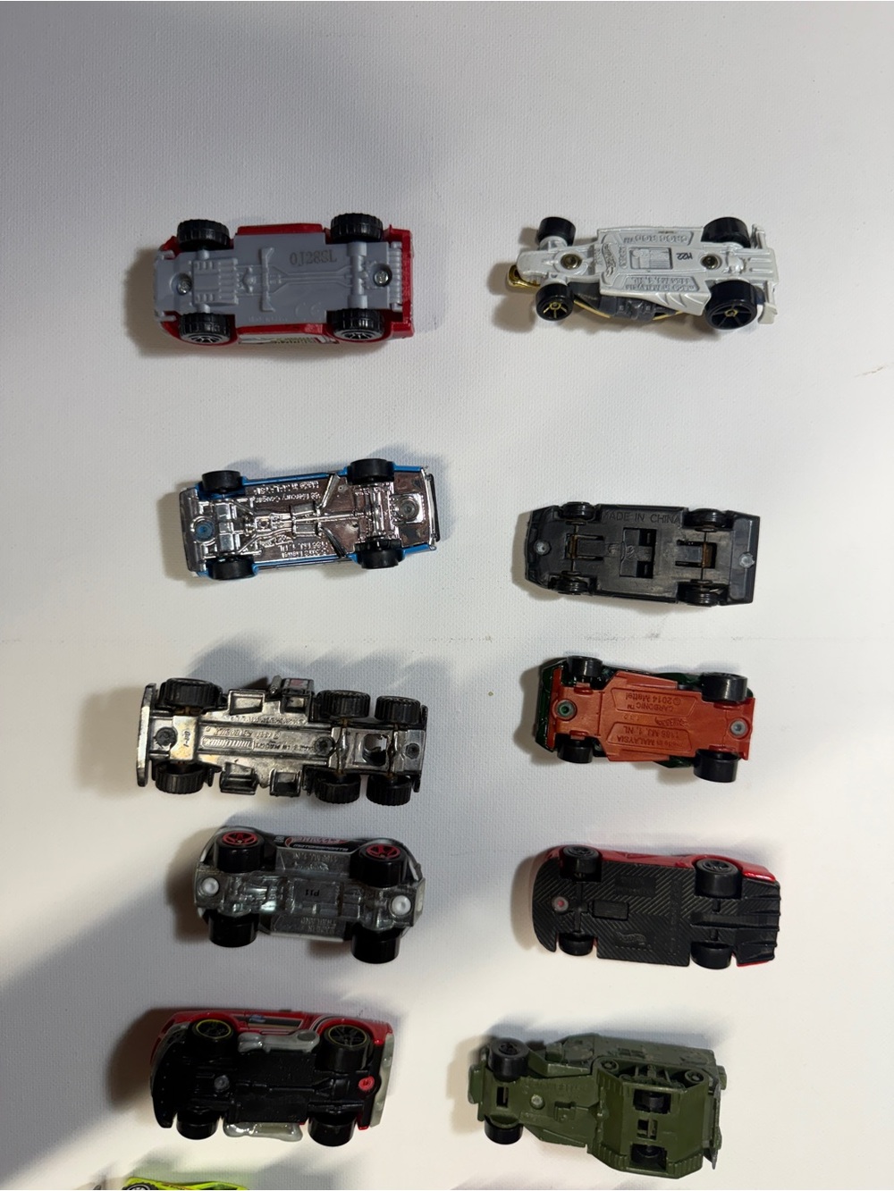 18 Hot Wheels® Assorted Mini Toy Cars - Red, Blue, Green & Yellow Set - Picture 6 of 8